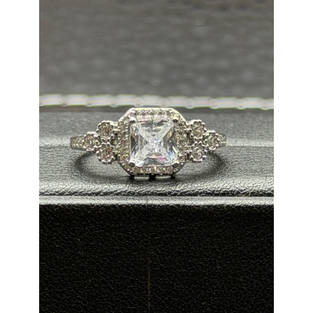 New Condition Sterling Silver CZ Engagement Wedding Ring Size 7 J30